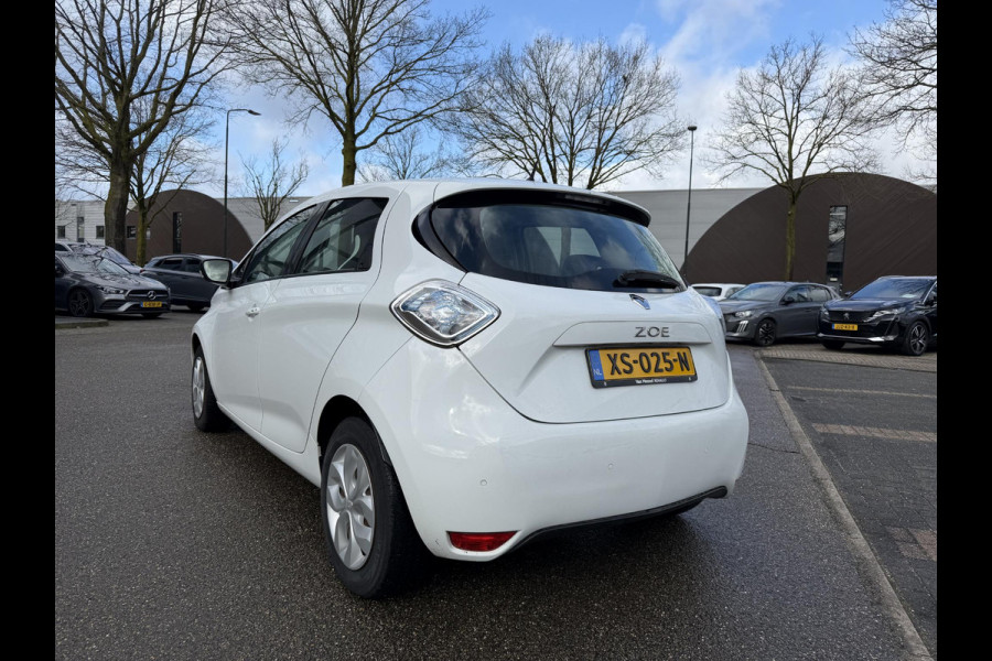 Renault ZOE R90 Life 41 kWh KOOPACCU | SOH 88% | 3-FASE LADER | RENAULT DEALER ONDERHOUDEN | NAVIGATIE | PARKEERSENSOREN | ORIGINEEL NL AUTO (NAP) | CLIMATE CONTROL | RIJKLAAR GELEVERD MET 12 MND BOVAG GARANTIE |