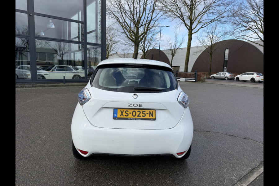 Renault ZOE R90 Life 41 kWh KOOPACCU | SOH 88% | 3-FASE LADER | RENAULT DEALER ONDERHOUDEN | NAVIGATIE | PARKEERSENSOREN | ORIGINEEL NL AUTO (NAP) | CLIMATE CONTROL | RIJKLAAR GELEVERD MET 12 MND BOVAG GARANTIE |