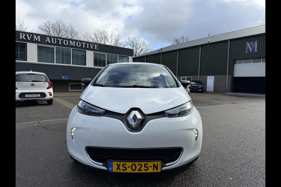 Renault ZOE R90 Life 41 kWh KOOPACCU | SOH 88% | 3-FASE LADER | RENAULT DEALER ONDERHOUDEN | NAVIGATIE | PARKEERSENSOREN | ORIGINEEL NL AUTO (NAP) | CLIMATE CONTROL | RIJKLAAR GELEVERD MET 12 MND BOVAG GARANTIE |