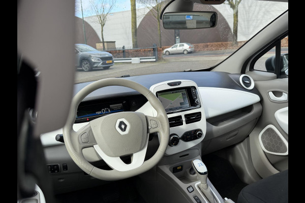 Renault ZOE R90 Life 41 kWh KOOPACCU | SOH 88% | 3-FASE LADER | RENAULT DEALER ONDERHOUDEN | NAVIGATIE | PARKEERSENSOREN | ORIGINEEL NL AUTO (NAP) | CLIMATE CONTROL | RIJKLAAR GELEVERD MET 12 MND BOVAG GARANTIE |