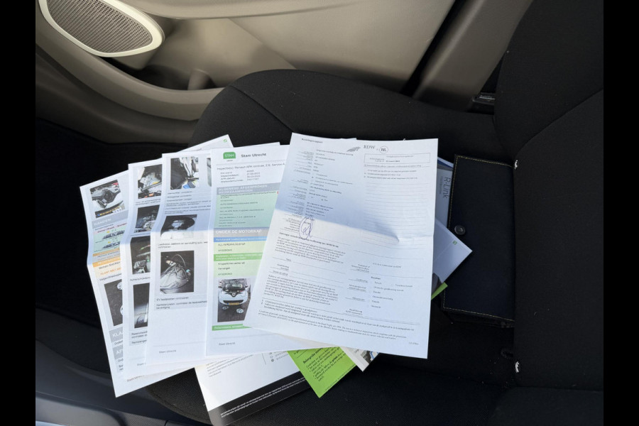 Renault ZOE R90 Life 41 kWh KOOPACCU | SOH 88% | 3-FASE LADER | RENAULT DEALER ONDERHOUDEN | NAVIGATIE | PARKEERSENSOREN | ORIGINEEL NL AUTO (NAP) | CLIMATE CONTROL | RIJKLAAR GELEVERD MET 12 MND BOVAG GARANTIE |