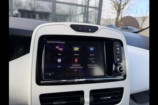 Renault ZOE R90 Life 41 kWh KOOPACCU | SOH 88% | 3-FASE LADER | RENAULT DEALER ONDERHOUDEN | NAVIGATIE | PARKEERSENSOREN | ORIGINEEL NL AUTO (NAP) | CLIMATE CONTROL | RIJKLAAR GELEVERD MET 12 MND BOVAG GARANTIE |