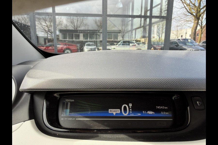 Renault ZOE R90 Life 41 kWh KOOPACCU | SOH 88% | 3-FASE LADER | RENAULT DEALER ONDERHOUDEN | NAVIGATIE | PARKEERSENSOREN | ORIGINEEL NL AUTO (NAP) | CLIMATE CONTROL | RIJKLAAR GELEVERD MET 12 MND BOVAG GARANTIE |