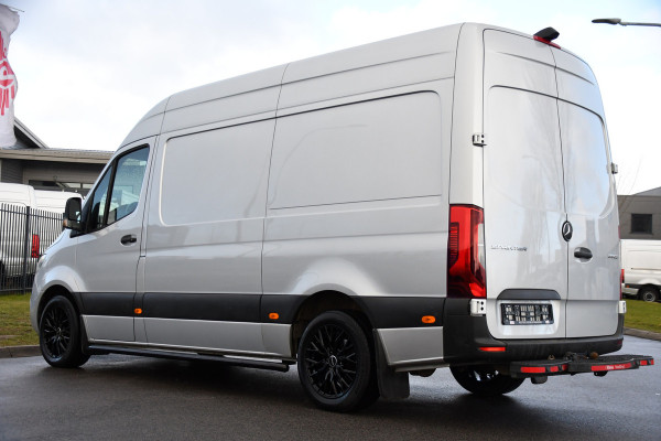 Mercedes-Benz Sprinter 316 2.2 CDI L2H2 AMG Edition 360 Camera, Adaptieve Cruise, Carplay, LED, 3500kg Trekhaak, 164pk, Stoelverwarming, Standkachel, Uniek!