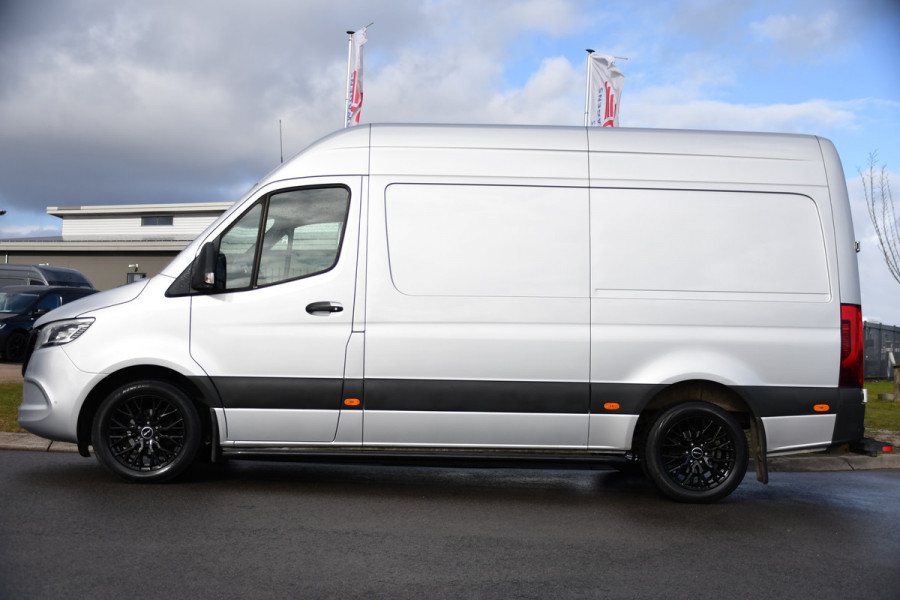 Mercedes-Benz Sprinter 316 2.2 CDI L2H2 AMG Edition 360 Camera, Adaptieve Cruise, Carplay, LED, 3500kg Trekhaak, 164pk, Stoelverwarming, Standkachel, Uniek!
