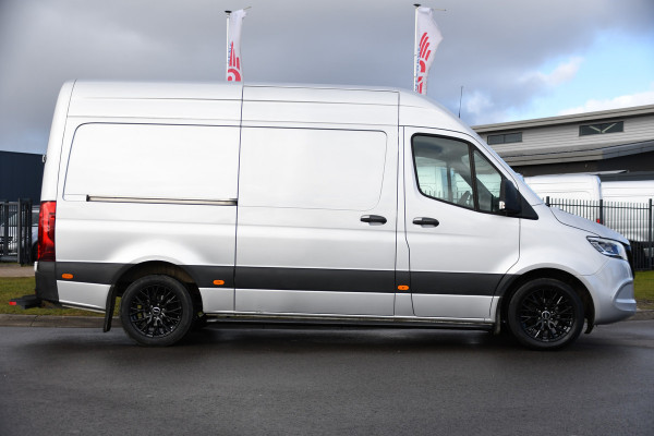 Mercedes-Benz Sprinter 316 2.2 CDI L2H2 AMG Edition 360 Camera, Adaptieve Cruise, Carplay, LED, 3500kg Trekhaak, 164pk, Stoelverwarming, Standkachel, Uniek!