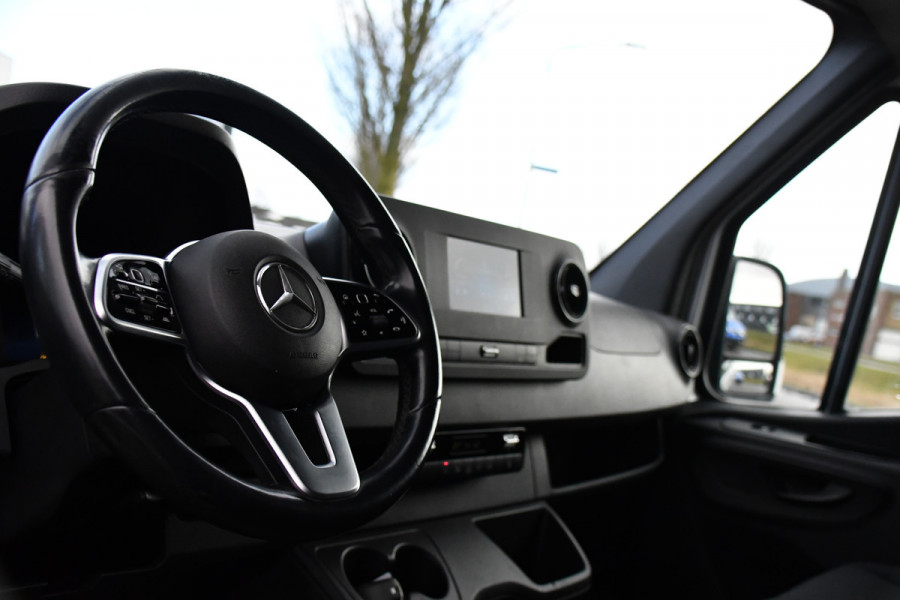 Mercedes-Benz Sprinter 316 2.2 CDI L2H2 AMG Edition 360 Camera, Adaptieve Cruise, Carplay, LED, 3500kg Trekhaak, 164pk, Stoelverwarming, Standkachel, Uniek!