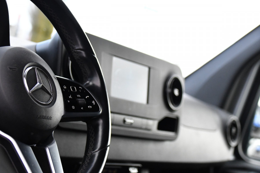 Mercedes-Benz Sprinter 316 2.2 CDI L2H2 AMG Edition 360 Camera, Adaptieve Cruise, Carplay, LED, 3500kg Trekhaak, 164pk, Stoelverwarming, Standkachel, Uniek!