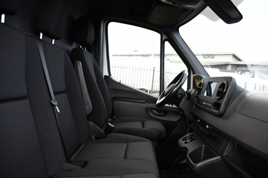 Mercedes-Benz Sprinter 316 2.2 CDI L2H2 AMG Edition 360 Camera, Adaptieve Cruise, Carplay, LED, 3500kg Trekhaak, 164pk, Stoelverwarming, Standkachel, Uniek!