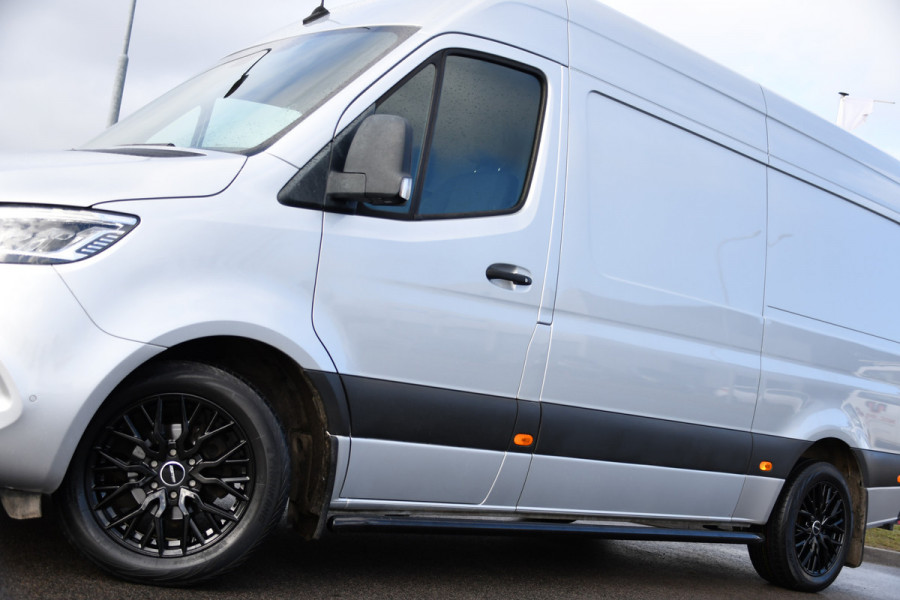 Mercedes-Benz Sprinter 316 2.2 CDI L2H2 AMG Edition 360 Camera, Adaptieve Cruise, Carplay, LED, 3500kg Trekhaak, 164pk, Stoelverwarming, Standkachel, Uniek!