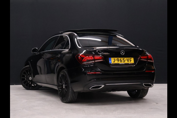 Mercedes-Benz A-Klasse 250 e Business Solution Luxury Limited [SCHUIFDAK, CAMERA, SFEERVERLICHTING, LEDER, SPORTSTOELEN, STOELVERWARMING, NIEUWSTAAT]