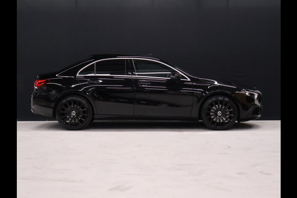 Mercedes-Benz A-Klasse 250 e Business Solution Luxury Limited [SCHUIFDAK, CAMERA, SFEERVERLICHTING, LEDER, SPORTSTOELEN, STOELVERWARMING, NIEUWSTAAT]