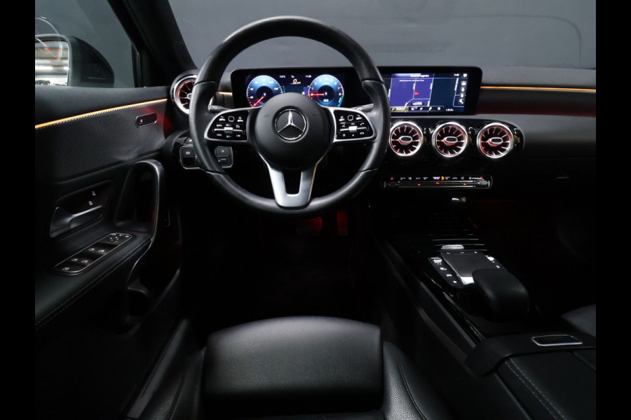 Mercedes-Benz A-Klasse 250 e Business Solution Luxury Limited [SCHUIFDAK, CAMERA, SFEERVERLICHTING, LEDER, SPORTSTOELEN, STOELVERWARMING, NIEUWSTAAT]