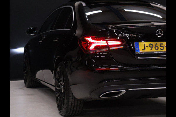 Mercedes-Benz A-Klasse 250 e Business Solution Luxury Limited [SCHUIFDAK, CAMERA, SFEERVERLICHTING, LEDER, SPORTSTOELEN, STOELVERWARMING, NIEUWSTAAT]