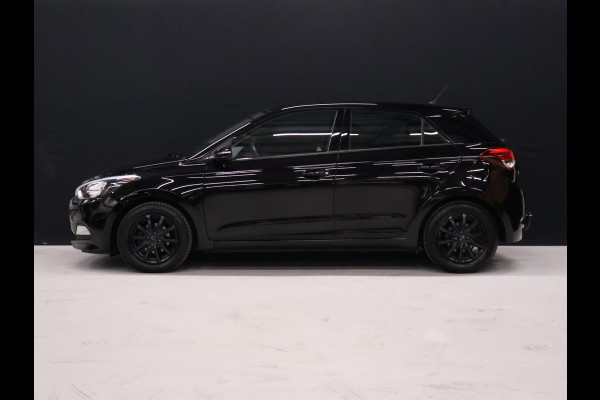 Hyundai i20 1.4i i-Vision Automaat [TREKHAAK, AIRCO, PARKEERSENSOR, RADIO, NIEUWSTAAT]