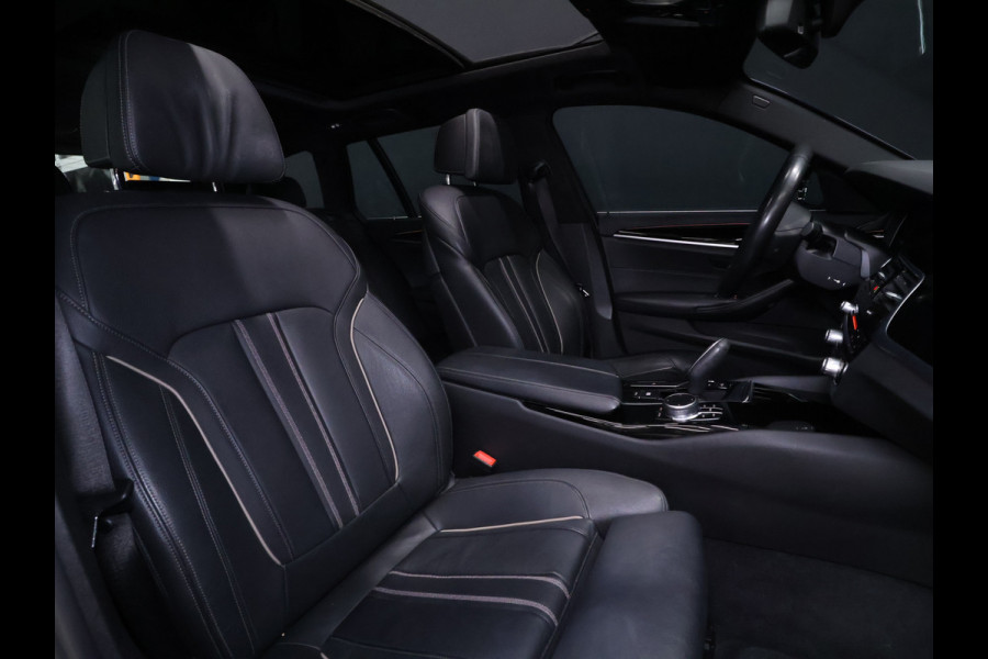 BMW 5 Serie Touring 520i High Executive Edition [SCHUIFDAK, MEMORY SEATS, CAMERA, HEAD UP DISPLAY, VOL LEDER, SPORTSTOELEN, NIEUWSTAAT]