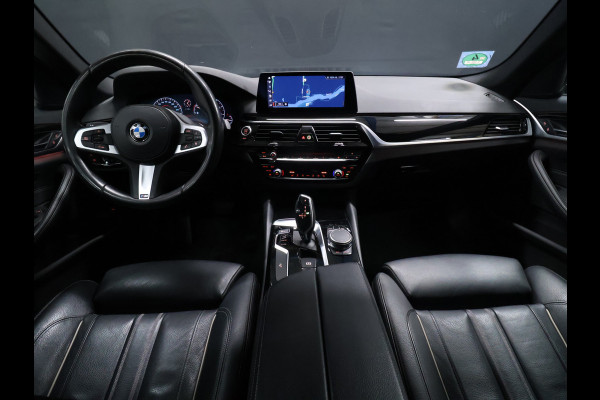 BMW 5 Serie Touring 520i High Executive Edition [SCHUIFDAK, MEMORY SEATS, CAMERA, HEAD UP DISPLAY, VOL LEDER, SPORTSTOELEN, NIEUWSTAAT]