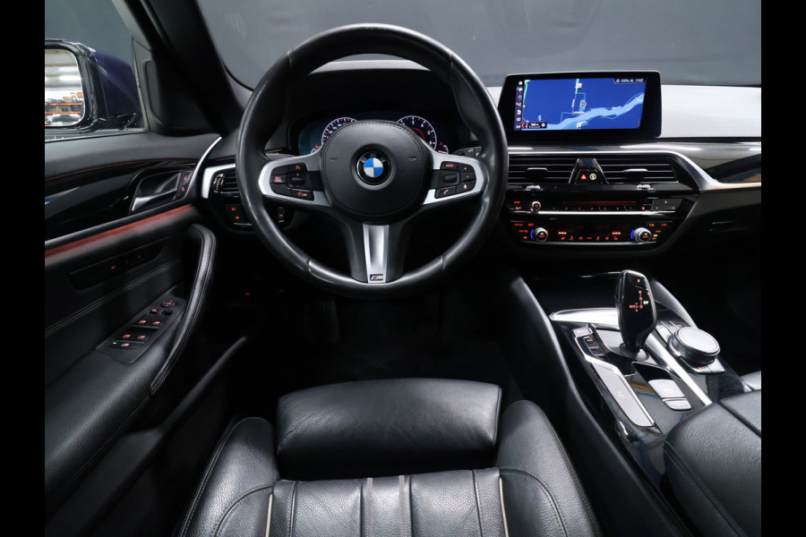 BMW 5 Serie Touring 520i High Executive Edition [SCHUIFDAK, MEMORY SEATS, CAMERA, HEAD UP DISPLAY, VOL LEDER, SPORTSTOELEN, NIEUWSTAAT]