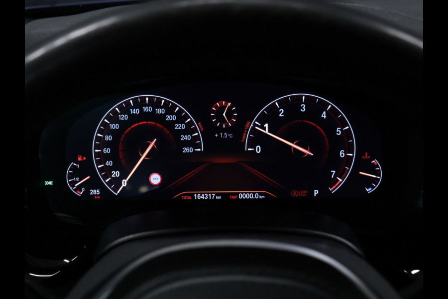 BMW 5 Serie Touring 520i High Executive Edition [SCHUIFDAK, MEMORY SEATS, CAMERA, HEAD UP DISPLAY, VOL LEDER, SPORTSTOELEN, NIEUWSTAAT]