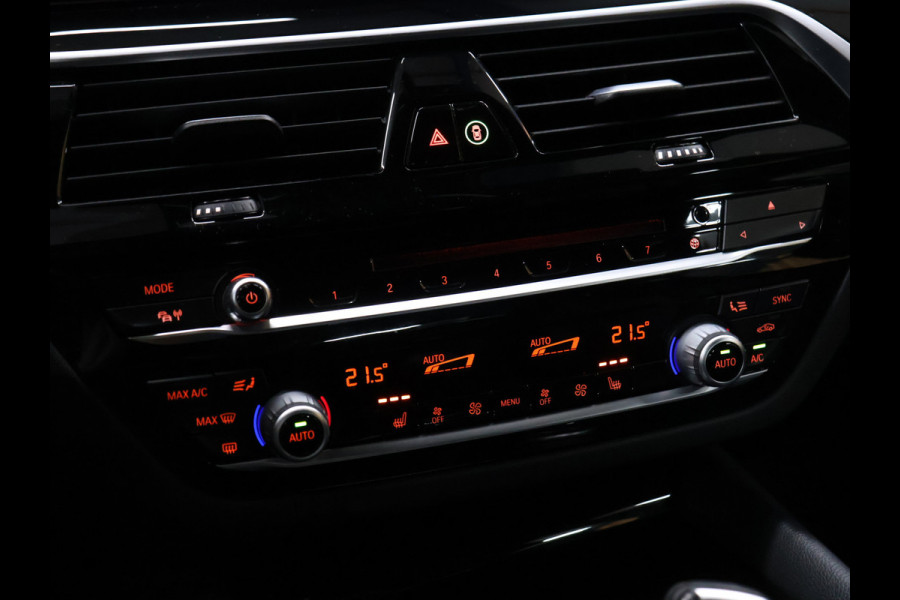 BMW 5 Serie Touring 520i High Executive Edition [SCHUIFDAK, MEMORY SEATS, CAMERA, HEAD UP DISPLAY, VOL LEDER, SPORTSTOELEN, NIEUWSTAAT]