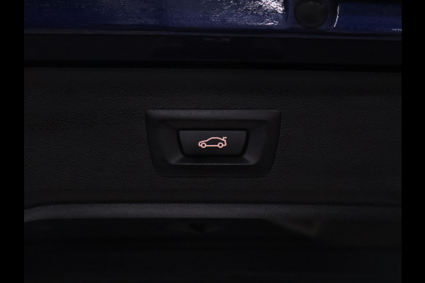 BMW 5 Serie Touring 520i High Executive Edition [SCHUIFDAK, MEMORY SEATS, CAMERA, HEAD UP DISPLAY, VOL LEDER, SPORTSTOELEN, NIEUWSTAAT]