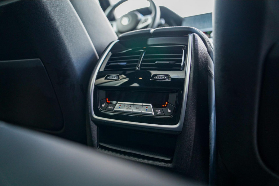 BMW X5 XDrive45e High Executive | Massage | incl BTW | Panorama | Laser LED | Adaptieve cruise | Dodehoek assistent | Lane assist
