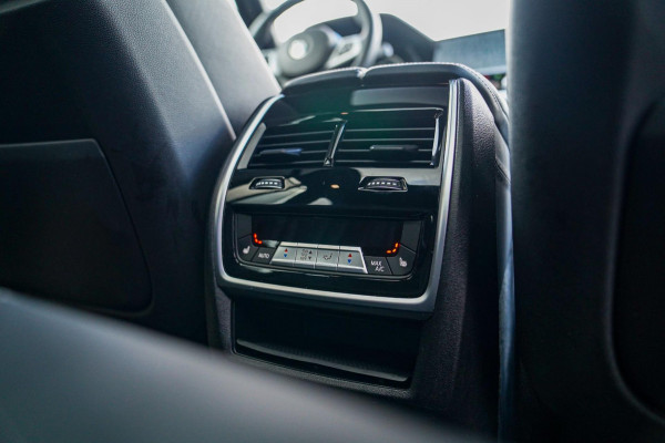 BMW X5 XDrive45e High Executive | Massage | incl BTW | Panorama | Laser LED | Adaptieve cruise | Dodehoek assistent | Lane assist