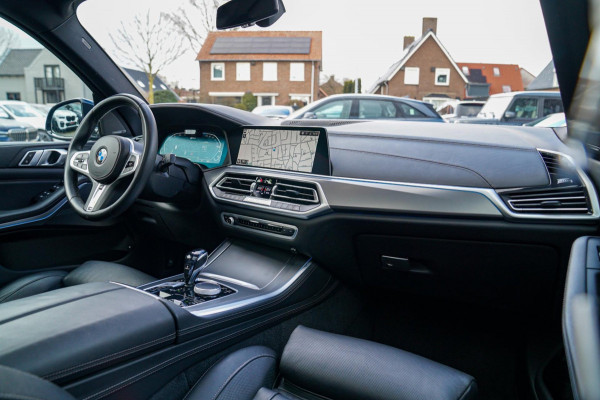 BMW X5 XDrive45e High Executive | Massage | incl BTW | Panorama | Laser LED | Adaptieve cruise | Dodehoek assistent | Lane assist