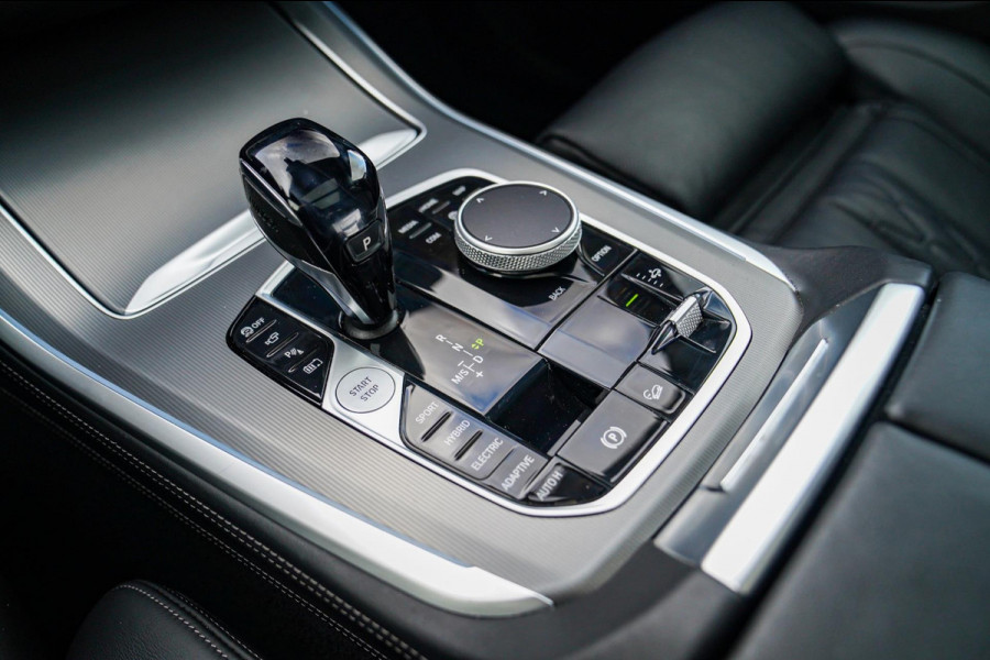 BMW X5 XDrive45e High Executive | Massage | incl BTW | Panorama | Laser LED | Adaptieve cruise | Dodehoek assistent | Lane assist