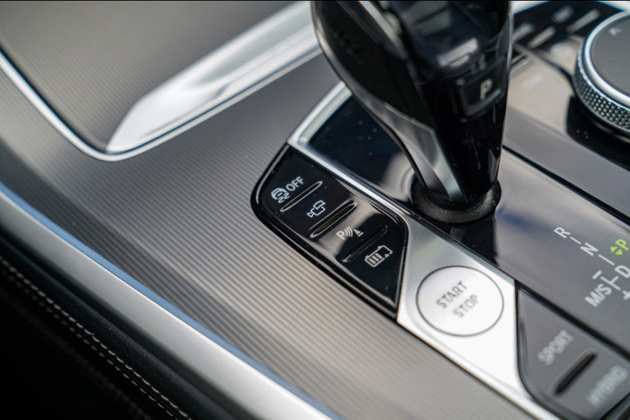 BMW X5 XDrive45e High Executive | Massage | incl BTW | Panorama | Laser LED | Adaptieve cruise | Dodehoek assistent | Lane assist