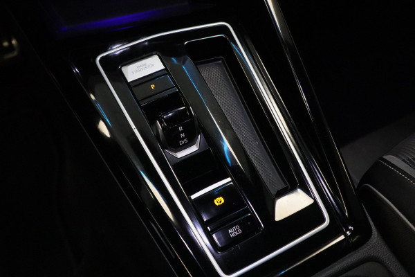 Volkswagen Golf 1.5 eTSI R-Line Business Full-led Navigatie Adaptive-Cruise