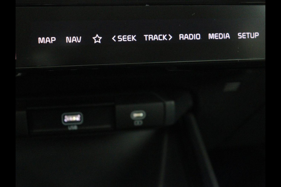 Kia Niro 1.6 GDi Hybrid DynamicPlusLine | Schuifdak | Head-Up | Stoelverwarming | Leder | Camera | Carplay | Keyless | Side Assist | Navigatie | File Assistent | Full LED