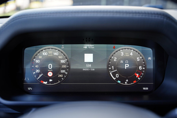 Land Rover Defender 110 P 525 V8 Black Edition / Panoramadak / Meridian / BTW