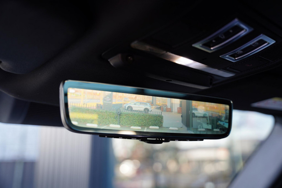 Land Rover Defender 110 P 525 V8 Black Edition / Panoramadak / Meridian / BTW