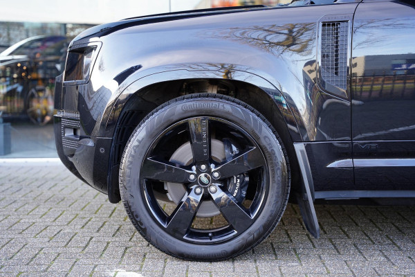 Land Rover Defender 110 P 525 V8 Black Edition / Panoramadak / Meridian / BTW