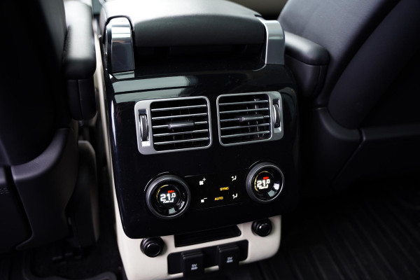 Land Rover Range Rover 3.0 SDV6 HSE Panoramadak / Meridian / Elek. Trekhaak