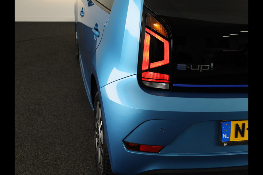 Volkswagen e-Up! Style 83PK | Navigatie via app | Cruise control | LM velgen | Acteruitrijcamera | Multifunctioneel stuurwiel |