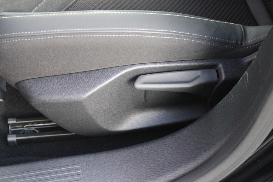 Peugeot 408 1.2 HYBRID 145PK e-DCS6 GT | MATRIX LED KOPLAMPEN | ADAPTIVE ACHTERVERLICHTING | NAVIGATIE FULL MAP | DRAADLOOS APPLE CARPLAY/ANDROID AUTO | STUURVERWARMING | ADAPTIEVE CRUISECONTROL | 19'' VIJF SPAAKS LICHTMETALEN VELGEN | ELEKTRISCHE ACHTERKLEP BEDIENING | DONKERE HEMELBEKLEDING | EXTRA GETINTE ACHTERRUITEN | 3D DIGITALE COCKPIT | SFEERVERLICHTING | PARKEERSENSOREN VOOR + ACHTER | ACHTERUITRIJCAMERA | KEYLESS ENTRY/START |