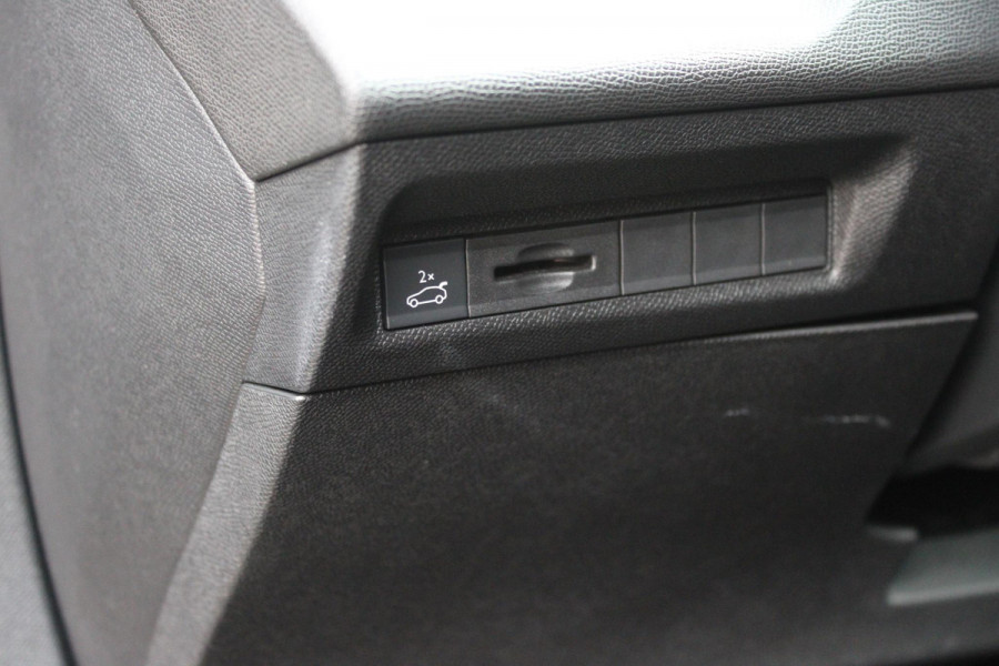 Peugeot 408 1.2 HYBRID 145PK e-DCS6 GT | MATRIX LED KOPLAMPEN | ADAPTIVE ACHTERVERLICHTING | NAVIGATIE FULL MAP | DRAADLOOS APPLE CARPLAY/ANDROID AUTO | STUURVERWARMING | ADAPTIEVE CRUISECONTROL | 19'' VIJF SPAAKS LICHTMETALEN VELGEN | ELEKTRISCHE ACHTERKLEP BEDIENING | DONKERE HEMELBEKLEDING | EXTRA GETINTE ACHTERRUITEN | 3D DIGITALE COCKPIT | SFEERVERLICHTING | PARKEERSENSOREN VOOR + ACHTER | ACHTERUITRIJCAMERA | KEYLESS ENTRY/START |
