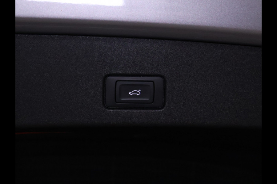 Audi Q4 e-tron 40 Advanced edition 77 kWh [VOL LEDER, VIRTUAL COCKPIT, STOELVERWARMING, BLUETOOTH, NAVIGATIE, PDC VOOR+ACHTER, SCHAKELFLIPPERS, NIEUWSTAAT]