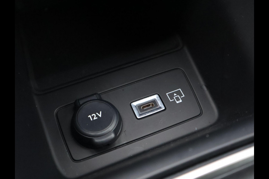 Peugeot E-308 FIRST EDITION GT EV 54 KWH + STUUR/STOELVERW. | ADAPTIVE CRUISE | CARPLAY | STANDKACHEL | CAMERA