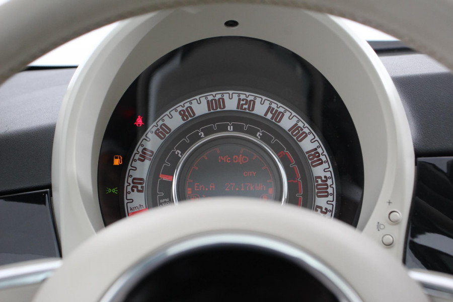 Fiat 500 1.0 Hybrid Lounge Plus | Navigatie | Panorama Dak | Parkeersensoren Achter | Climatronic | lichtmetalen Velgen | Dab