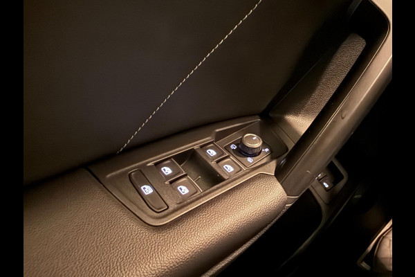 Volkswagen Tiguan 1.4 TSI eHybrid 2X R-LINE BLACK-LINE PANO/LEDER/M-STOELEN/NAVI/V-COCKPIT/DAB/LED///