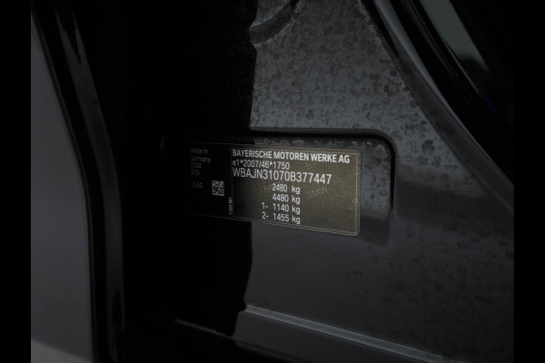 BMW 5 Serie Touring 530d Sportline High Executive Aut. *PANO | LEATHER | FULL-LED | MEMORY-PACK | TOP-VIEW | HEATED-COMFORTSEATS | NAVI-FULLMAP | PRIVACY-GLASS | AMBIENT-LIGHT | ECC | CARPLAY | PDC | TOWBAR | SHIFT-PADDLES | 20"ALU*