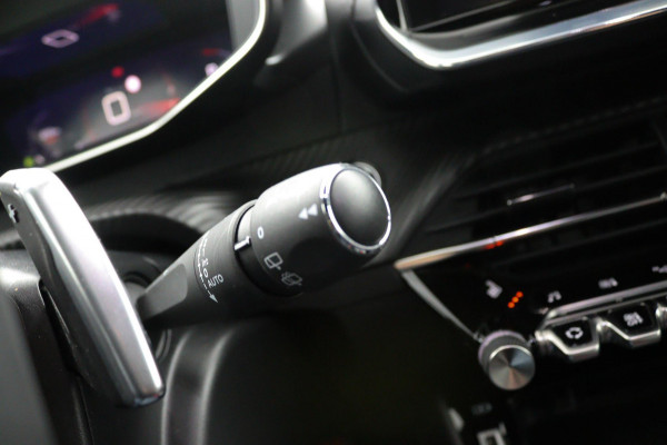 Peugeot 2008 1.2 PureTech GT*AUTOM.*ECC*CRUISE*NAVI*CAM*