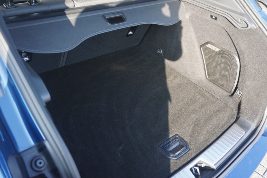 Lynk & Co 01 262PK PLUGIN HYBRID | PANO | 1.800KG TREKGEWICHT | 2023