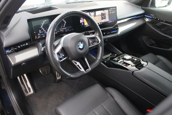 BMW 5 Serie 520i M-Sport Pro | Pano | HK | HUD | 360 | Ventilatie | Elek. Trekhaak