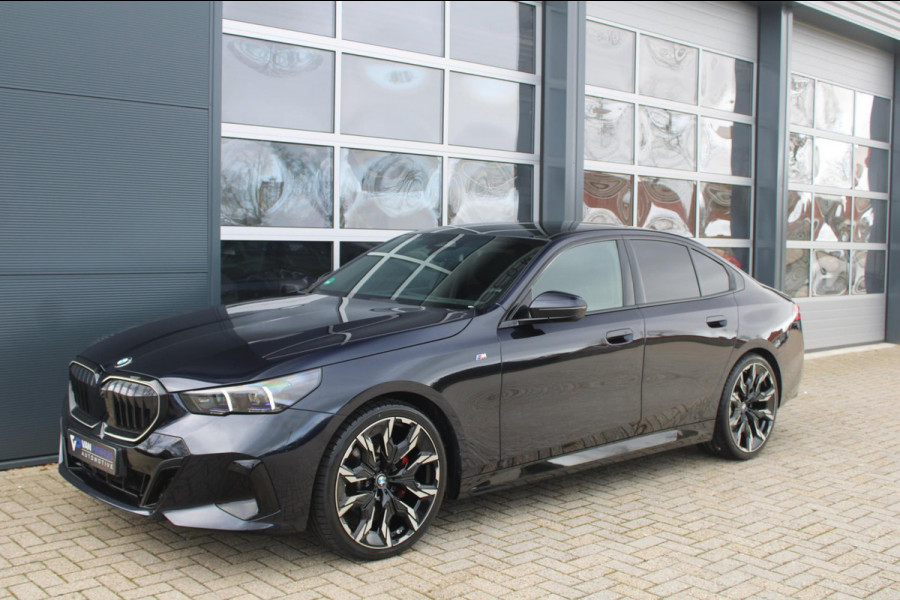 BMW 5 Serie 520i M-Sport Pro | Pano | HK | HUD | 360 | Ventilatie | Elek. Trekhaak