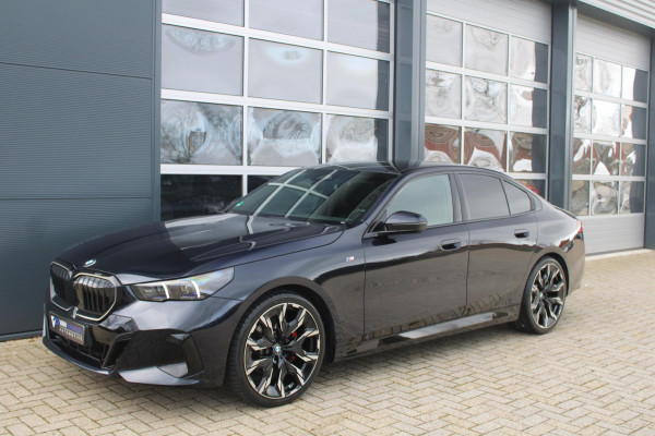 BMW 5 Serie 520i M-Sport Pro | Pano | HK | HUD | 360 | Ventilatie | Elek. Trekhaak