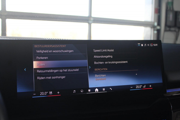 BMW 5 Serie 520i M-Sport Pro | Pano | HK | HUD | 360 | Ventilatie | Elek. Trekhaak